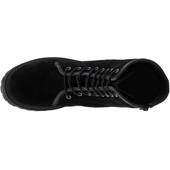 No Fly Boots - Picture 4 of 5